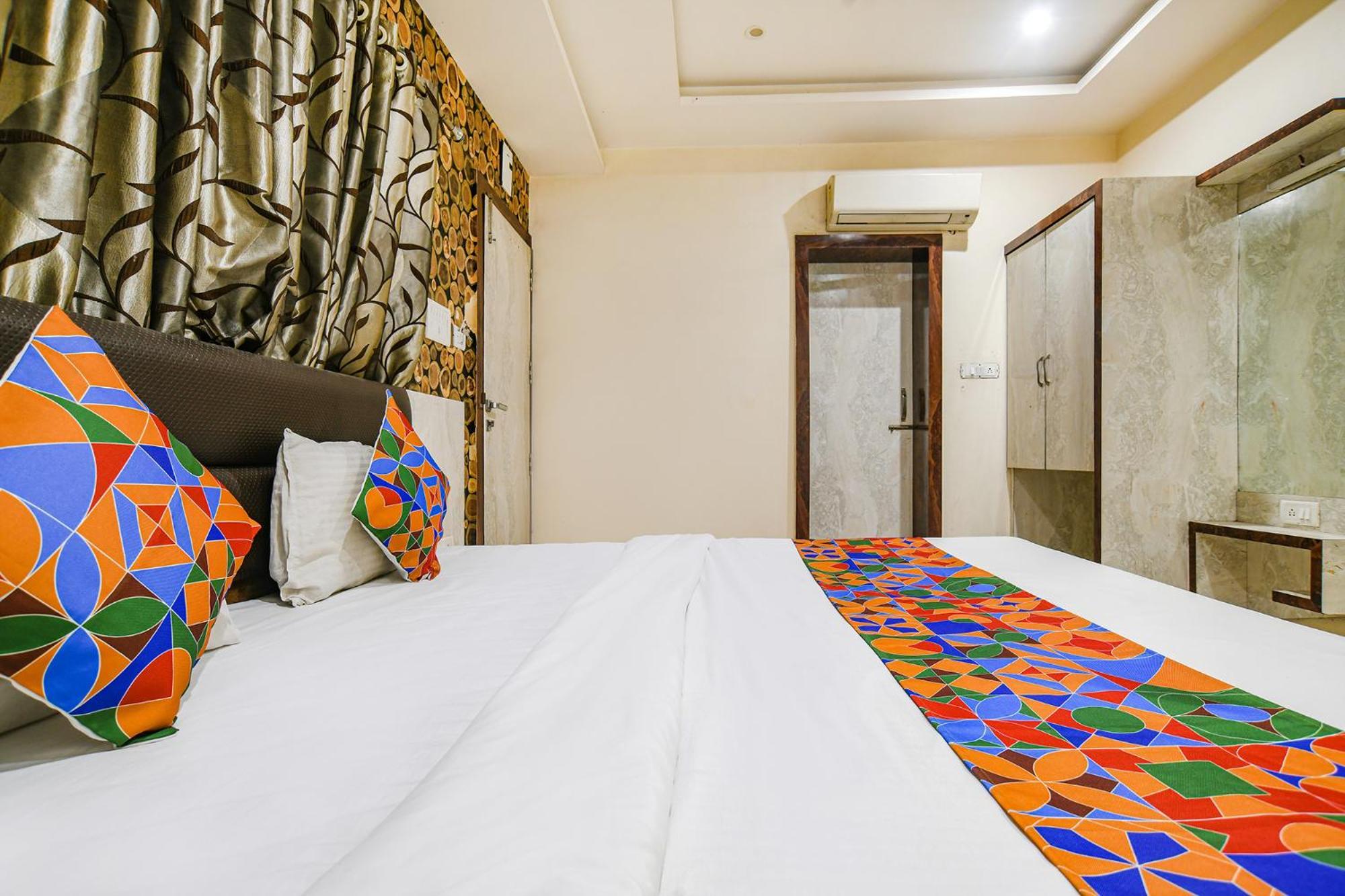Fabhotel Shivam Palace- Near Mahakal Mandir ウッジャイン エクステリア 写真