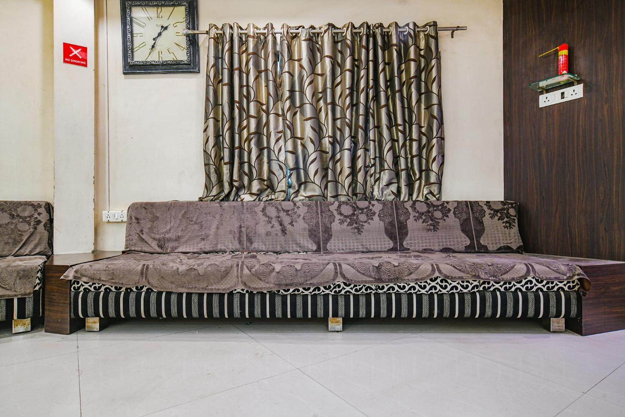 Fabhotel Shivam Palace- Near Mahakal Mandir ウッジャイン エクステリア 写真