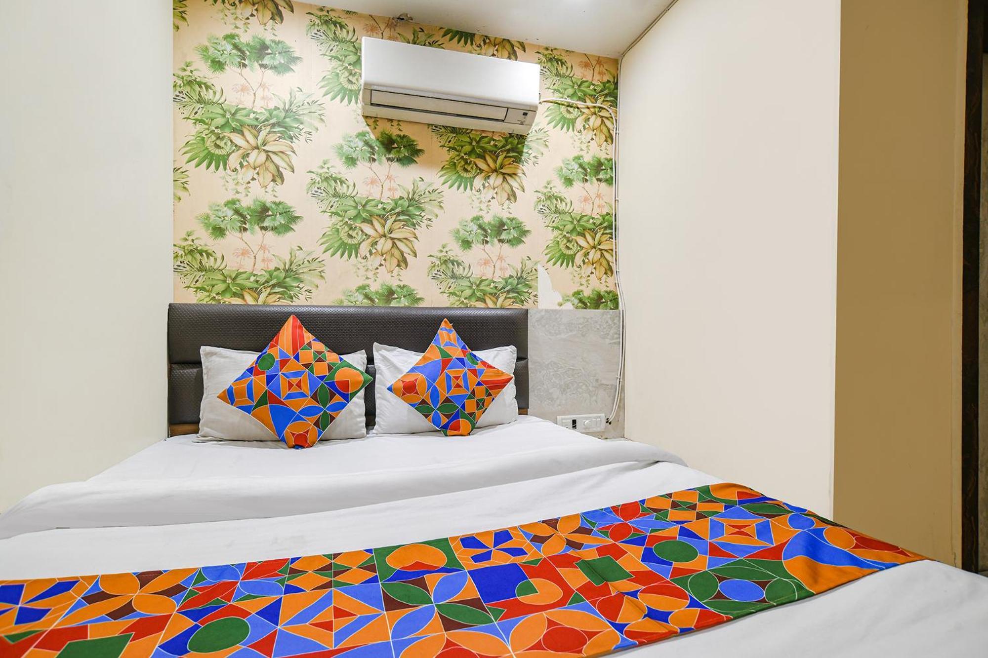 Fabhotel Shivam Palace- Near Mahakal Mandir ウッジャイン エクステリア 写真